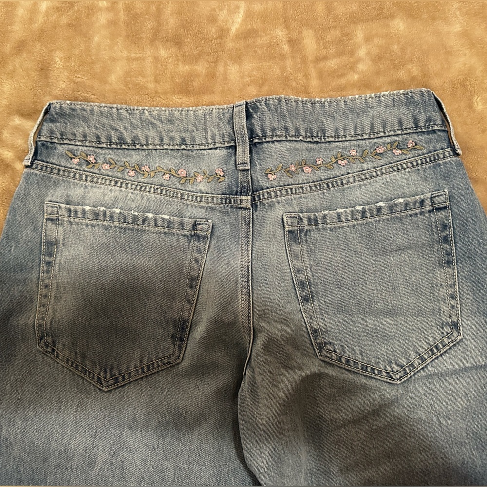 Hollister Floral Embroidery Low Rise Baggy Wide Leg Jeans - Picture 4 of 8